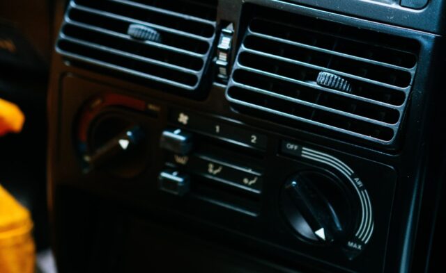 pulire il filtro antipolline aria condizionata dell’auto